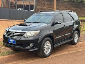TOYOTA HILUX SW4 TDI SRV CUERO AUT L/12  2012