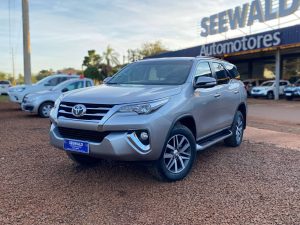 TOYOTA HILUX SW4 TDI SRX AUT L/16  2017